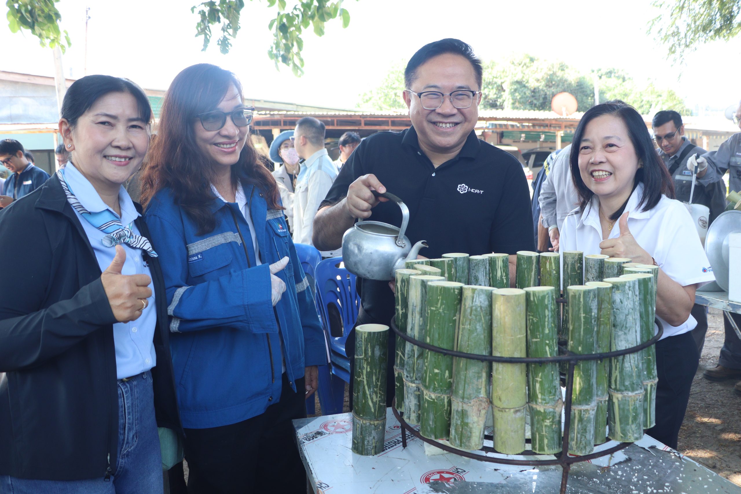 กนอ.พื้นที่มาบตาพุดคอมเพล็กซ์ ร่วมประเพณีบุญข้าวหลามชุมชนหนองแฟบ