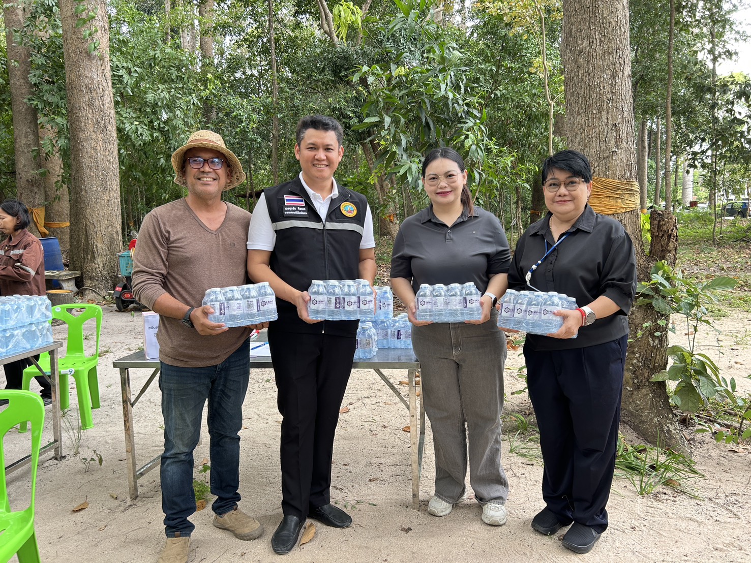 สทร. ร่วมโครงการปุ๋ยใบไม้รักษ์โลก กิจกรรมทำปุ๋ยจากเศษใบไม้ โรงเรียนผู้สูงอายุเทศบาลเมืองเนินพระ