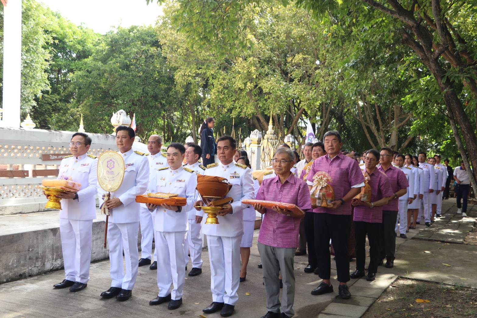 สมเด็จพระกนิษฐาธิราชเจ้า กรมสมเด็จพระเทพรัตนราชสุดาฯ สยามบรมราชกุมารี พระราชทานผ้าพระกฐินให้การนิคมอุตสาหกรรมแห่งประเทศไทยทอดถวาย ณ วัดมาบชลูด จ.ระยอง