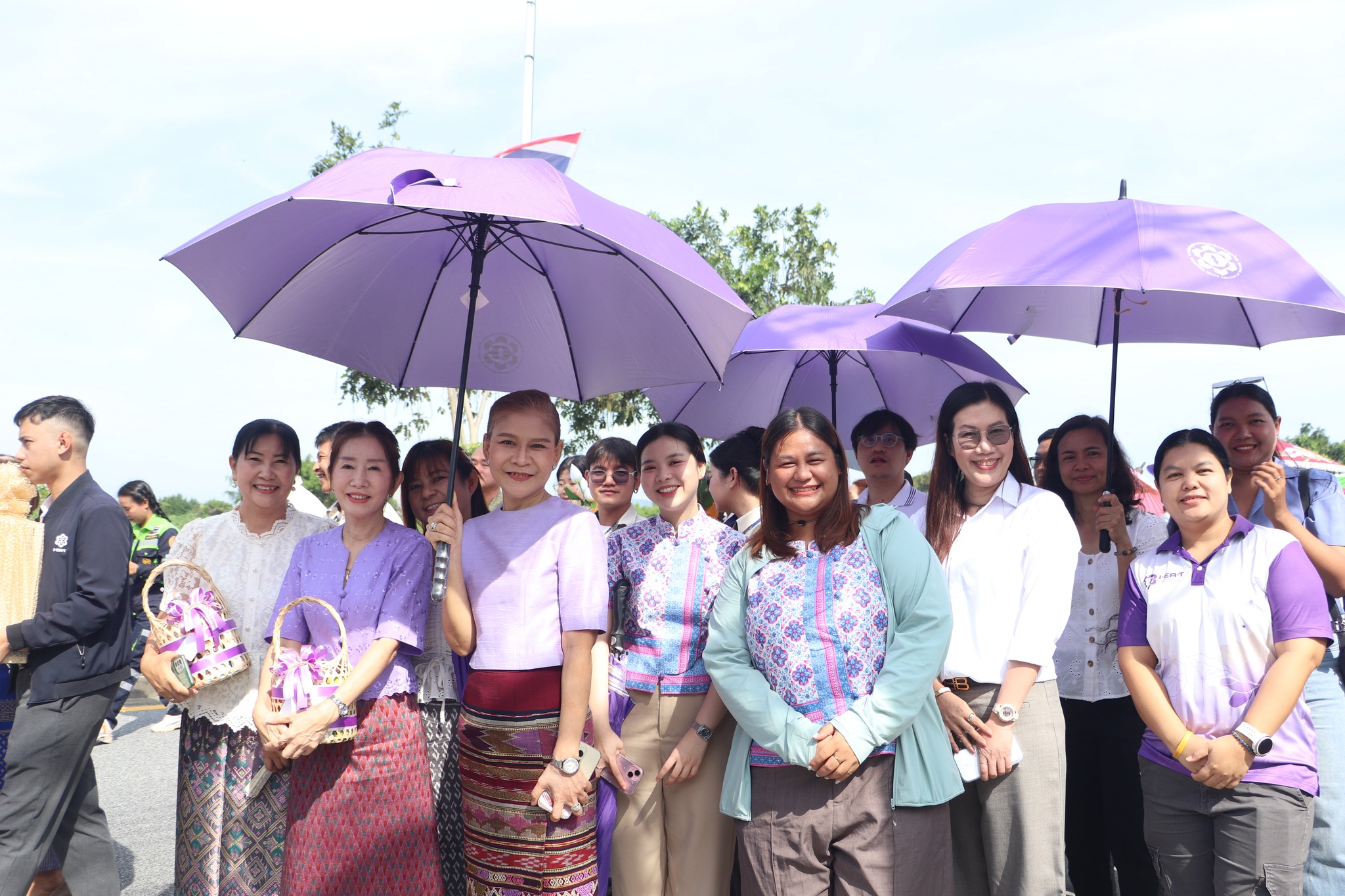 กนอ.พื้นที่มาบตาพุดคอมเพล็กซ์ ร่วมแห่องค์กฐินพระราชทาน จากสมเด็จพระกนิษฐาธิราชเจ้ากรมสมเด็จพระเทพรัตนราชสุดาฯ สยามบรมราชกุมารี