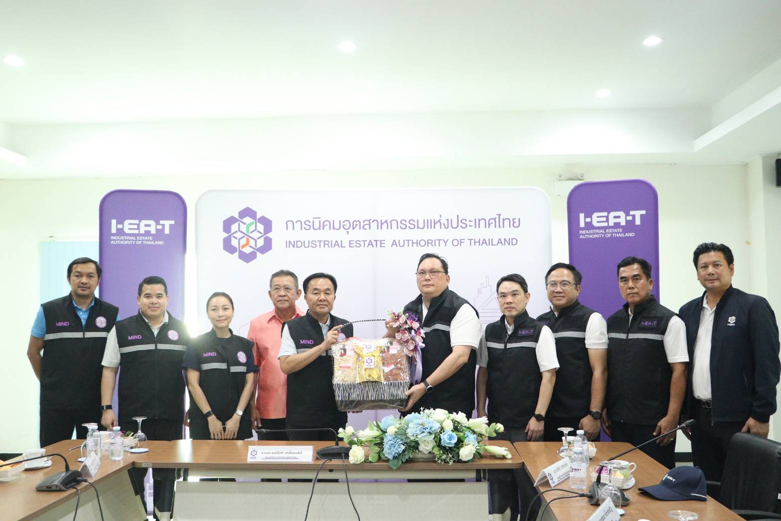รัฐมนตรีช่วยว่าการกระทรวงอุตสาหกรรม มอบนโยบายและตรวจเยี่ยมท่าเรืออุตสาหกรรมมาบตาพุด