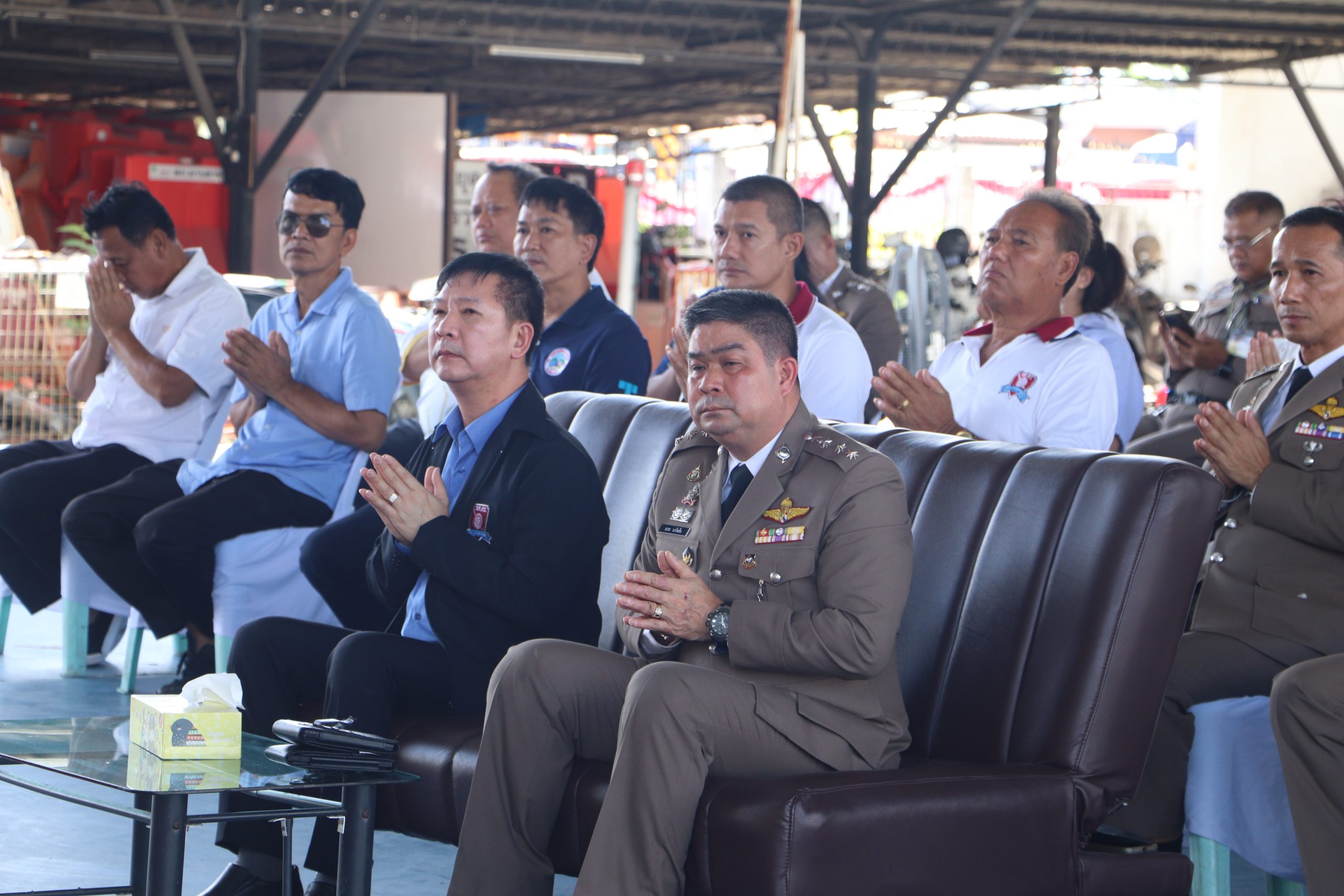 ทีมงาน CSR การนิคมอุตสาหกรรมพื้นที่มาบตาพุดคอมเพล็กซ์ ร่วมทำบุญเลี้ยงพระ เนื่องในวันตำรวจ