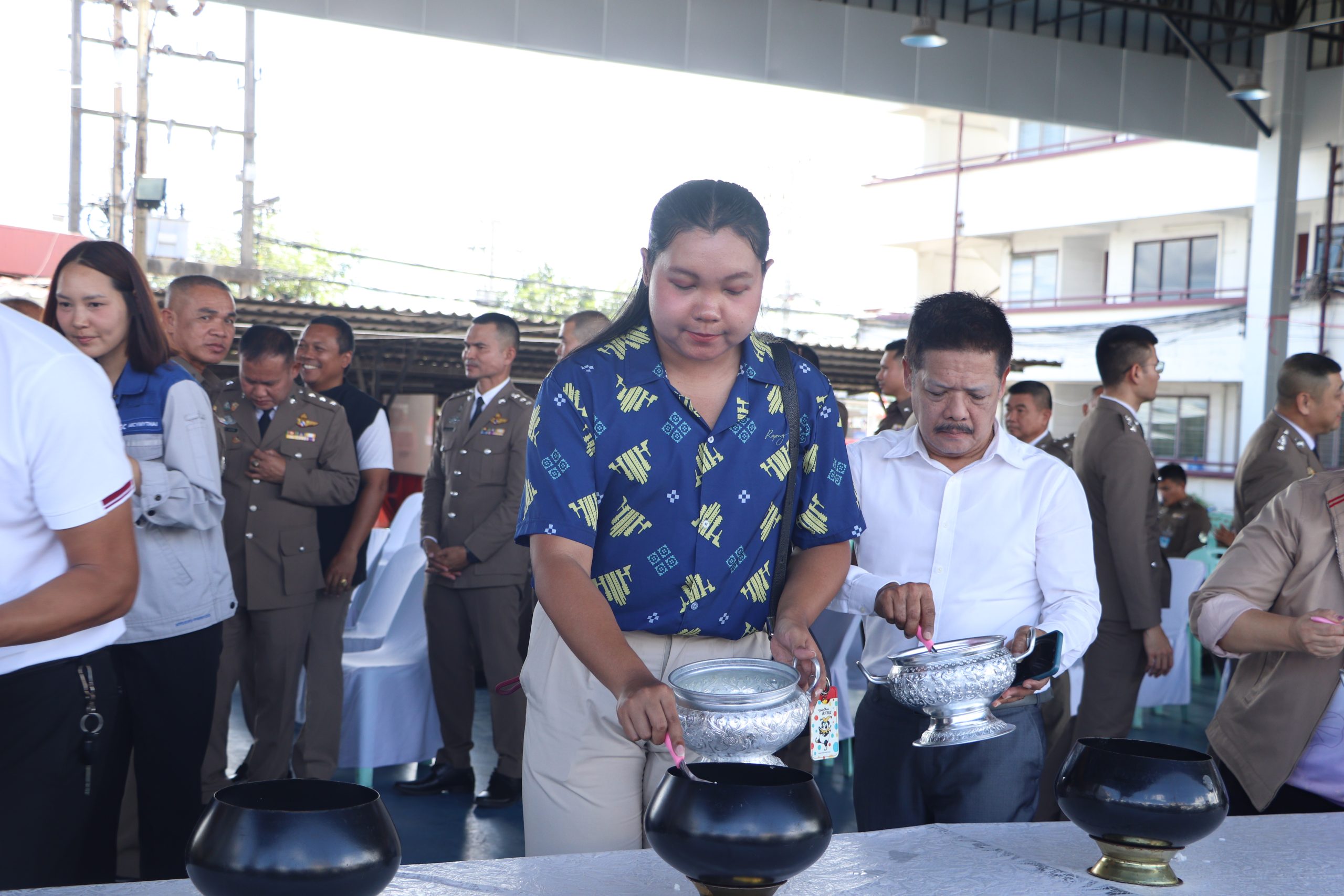 ทีมงาน CSR การนิคมอุตสาหกรรมพื้นที่มาบตาพุดคอมเพล็กซ์ ร่วมทำบุญเลี้ยงพระ เนื่องในวันตำรวจ