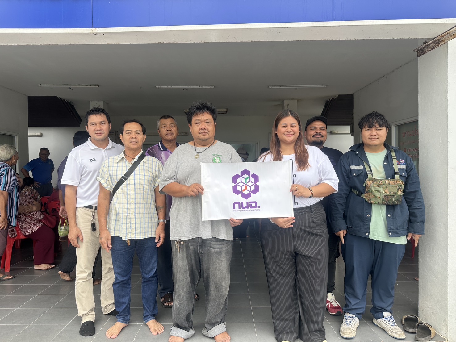 ร่วมสนับสนุนงบประมาณจัดทำป้ายกลุ่มประมงให้แก่ กลุ่มประมงแสงจันทร์- สุชาดา เพื่ออนุรักษ์